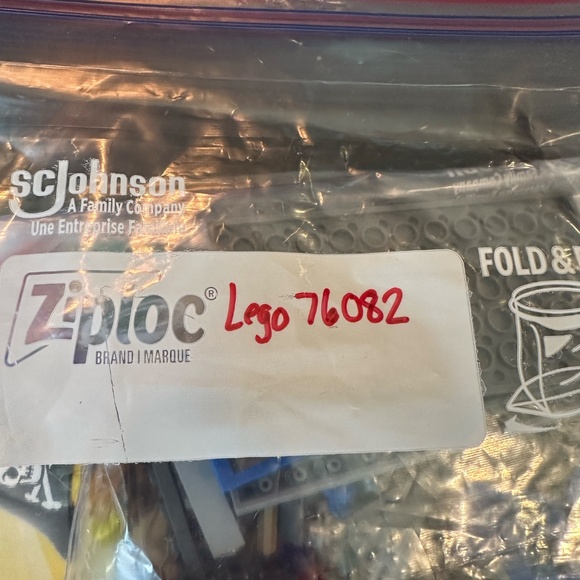 LEGO Marvel (76082) ATM Heist Battle - Picture 2 of 3